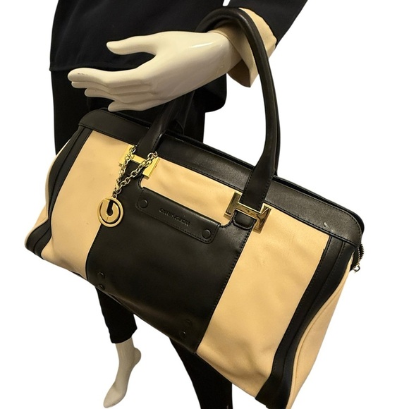 Elegant CHARLES JOURDAN Black and Tan leather Women's Handbag in good condition - Picture 2 of 16